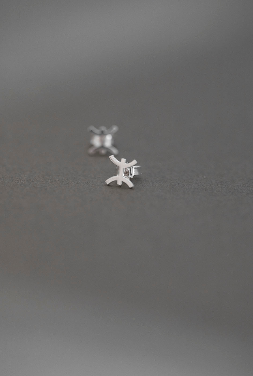 ZODIAC STUD EARRINGS PISCES SILVER