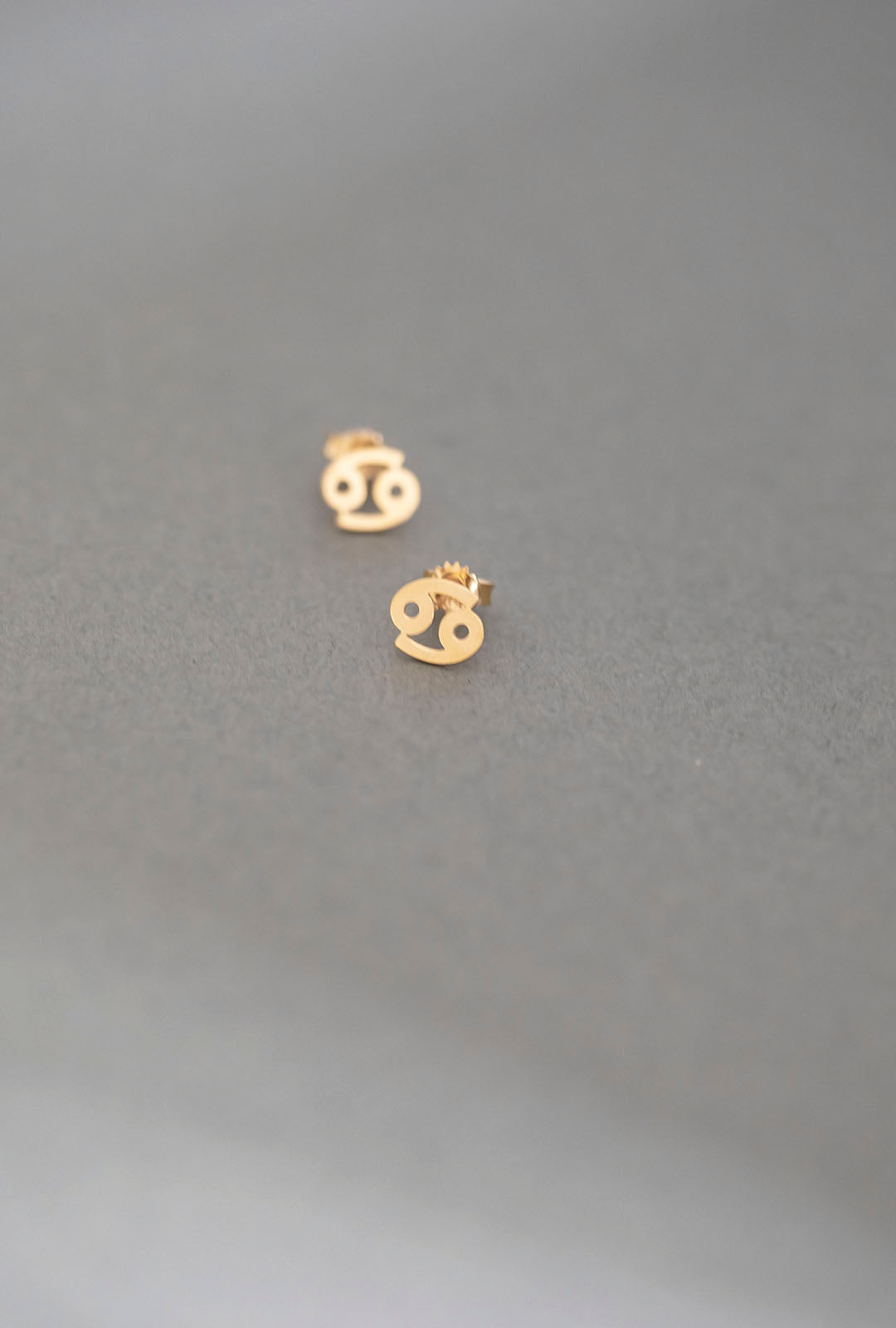 ZODIAC STUD EARRINGS CANCER GOLD