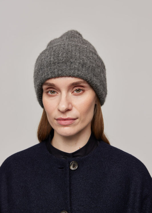 ALPACA BEANIE DARK GREY