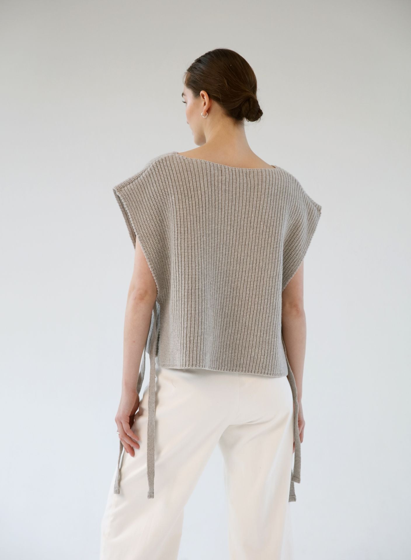 MERINO VEST O-NECK CLOUD