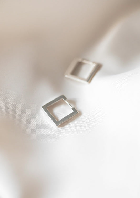 SQUARE HOOP SILVER