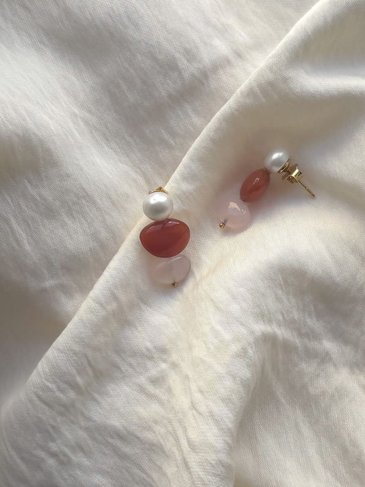 STONE AND PEARL EARRINGS CARNELIAN